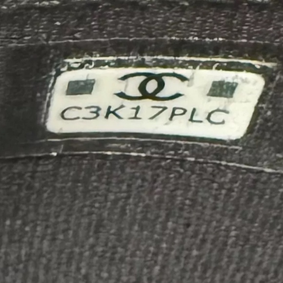 CHANEL Small Wallet in Black Caviar Leather NIB - Picture 5 of 9